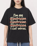 Mockup Boxy Heavyweight Tee Black female close-up 01