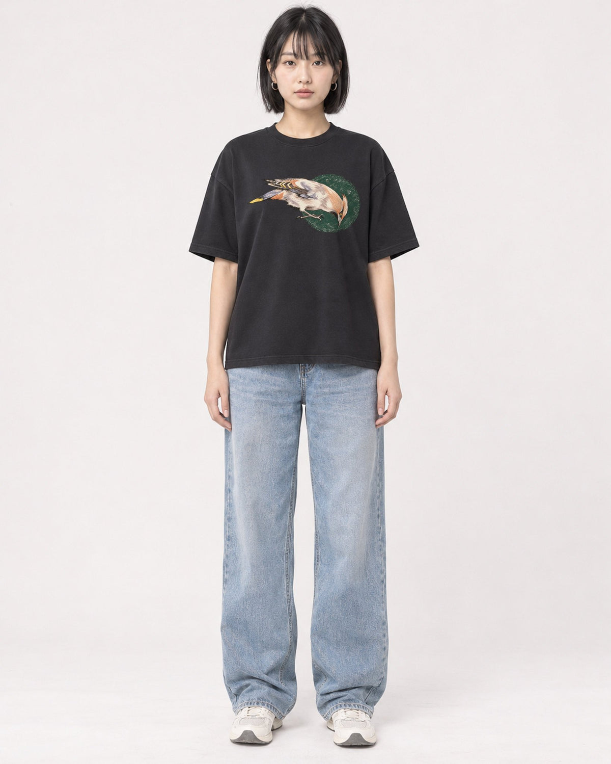 Mockup Boxy Heavyweight Tee Black female full-body 11