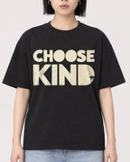 Mockup Boxy Heavyweight Tee Black female close-up 11