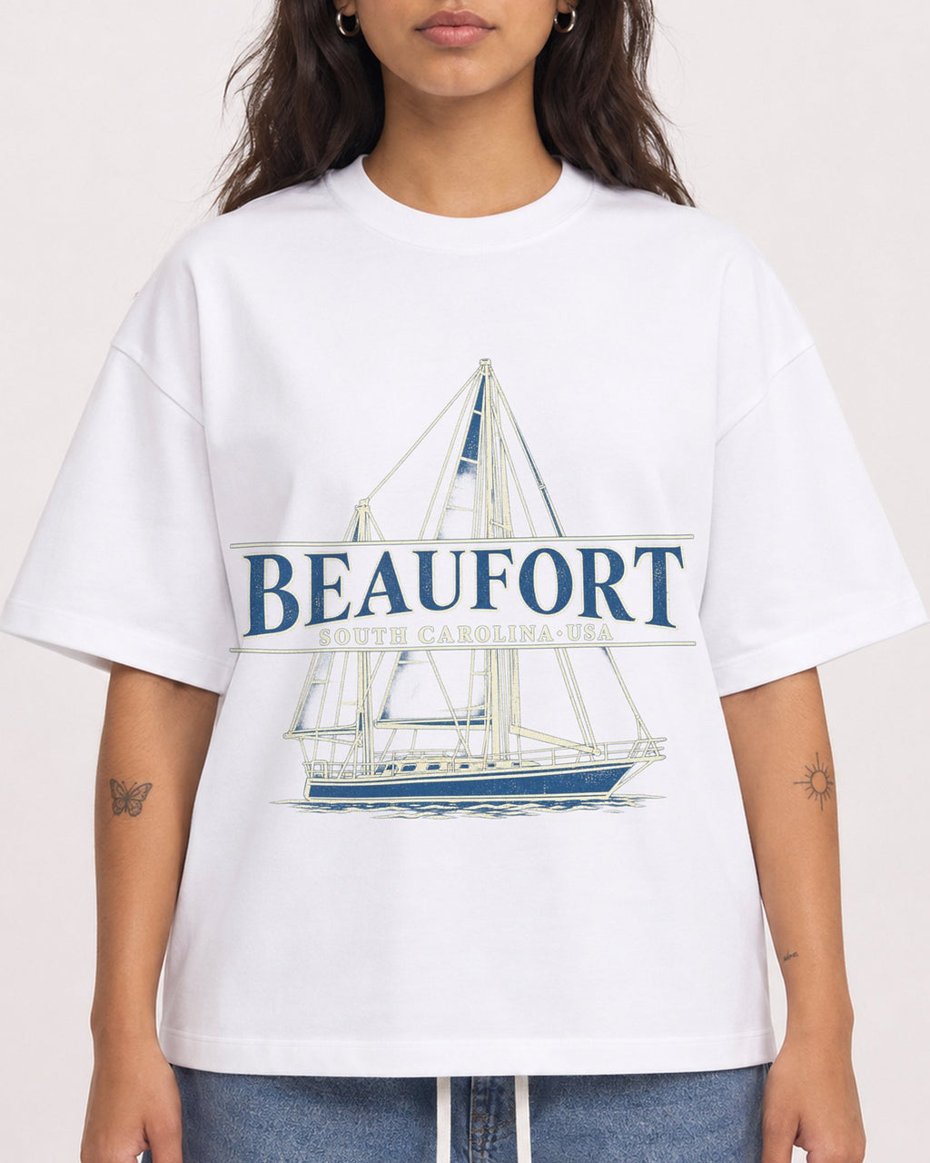 Mockup Boxy Heavyweight Tee White female close-up 06