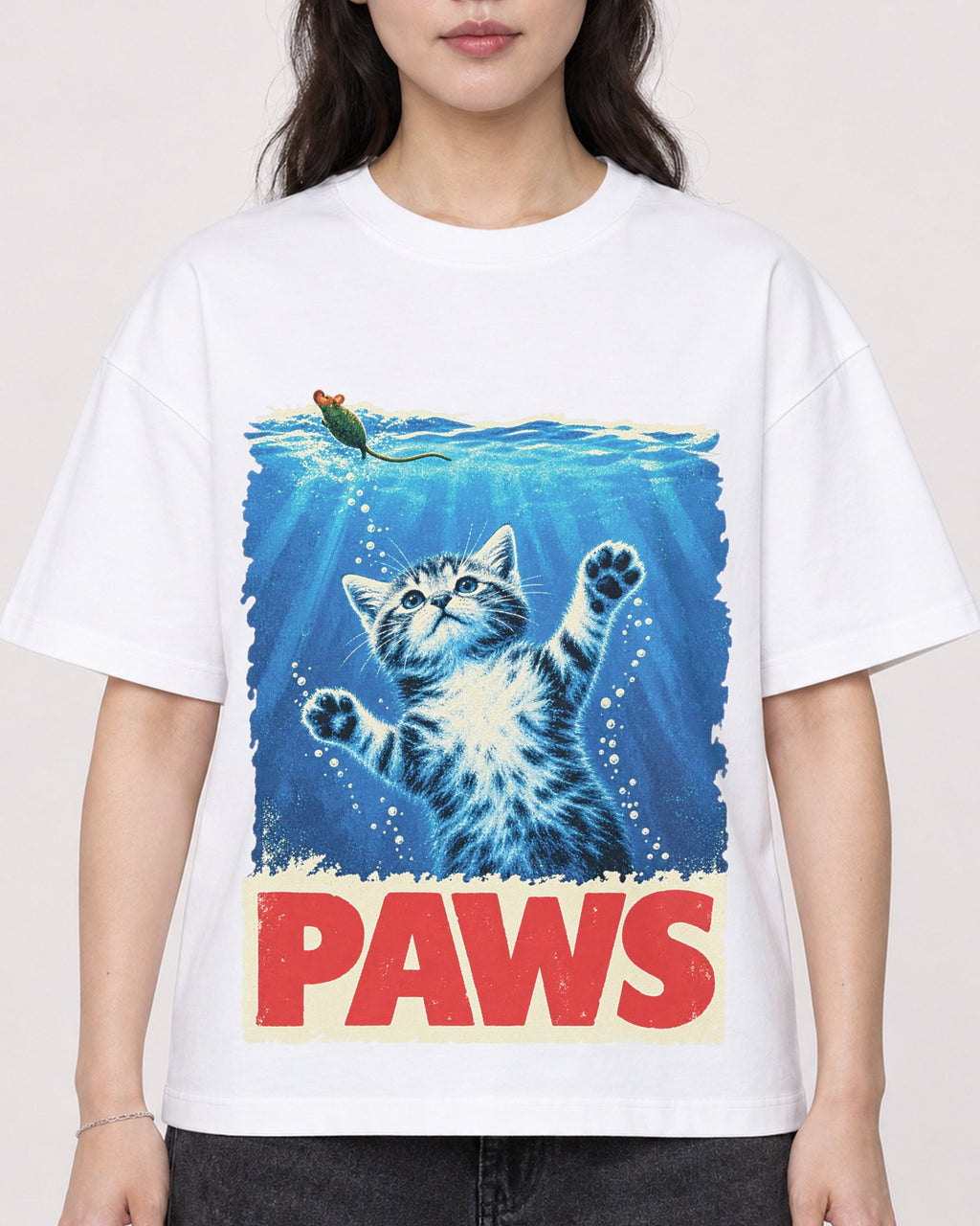 Mockup Boxy Heavyweight Tee White female close-up 03