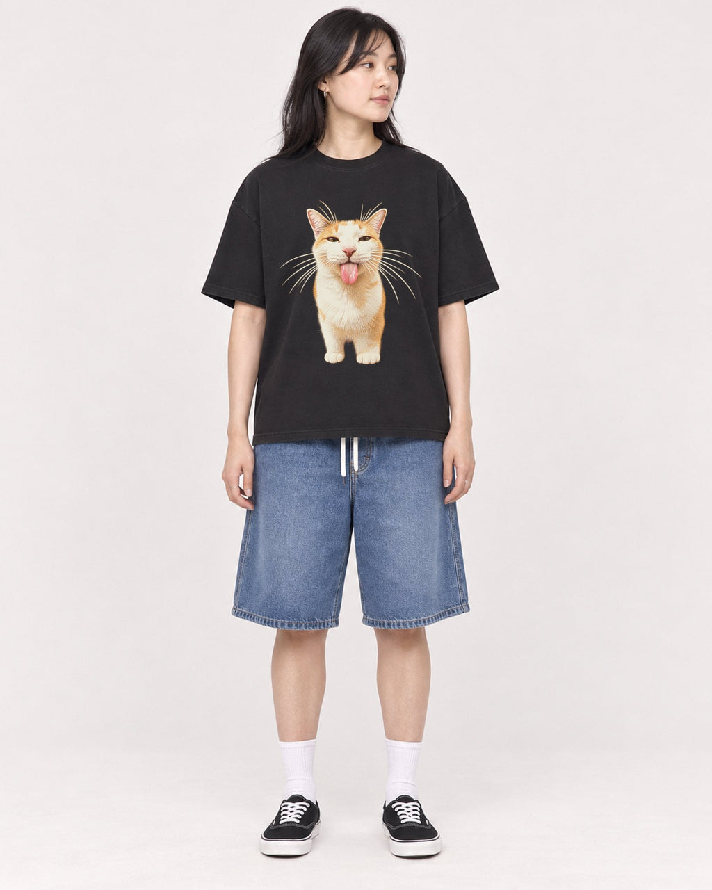 Mockup Boxy Heavyweight Tee Black female full-body 13