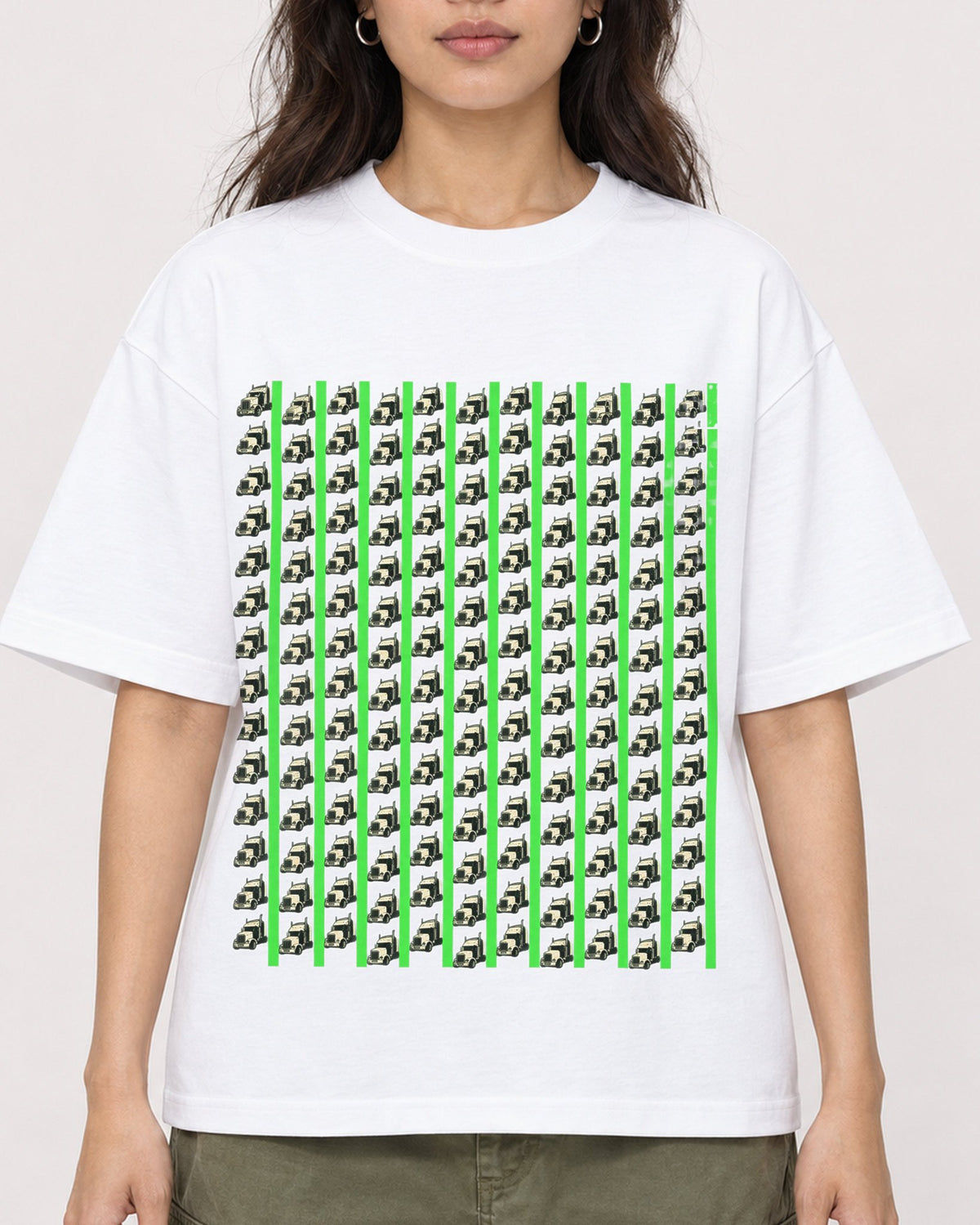Mockup Boxy Heavyweight Tee White female close-up 02