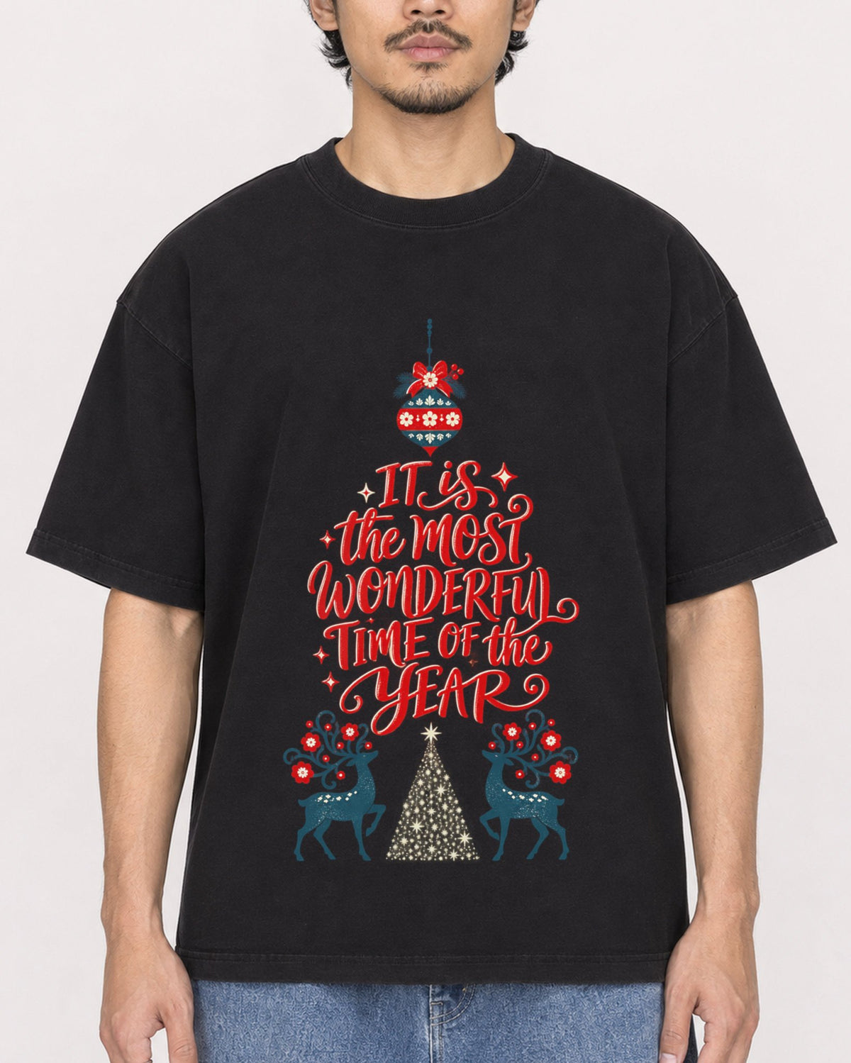 Mockup Boxy Heavyweight Tee Black male close-up 02