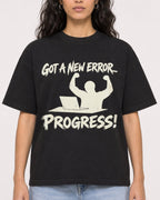 Mockup Boxy Heavyweight Tee Black female close-up 07