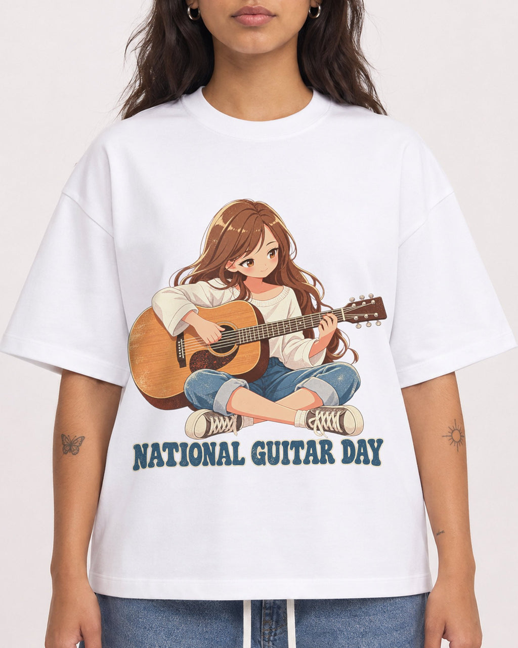 Mockup Boxy Heavyweight Tee White female close-up 06
