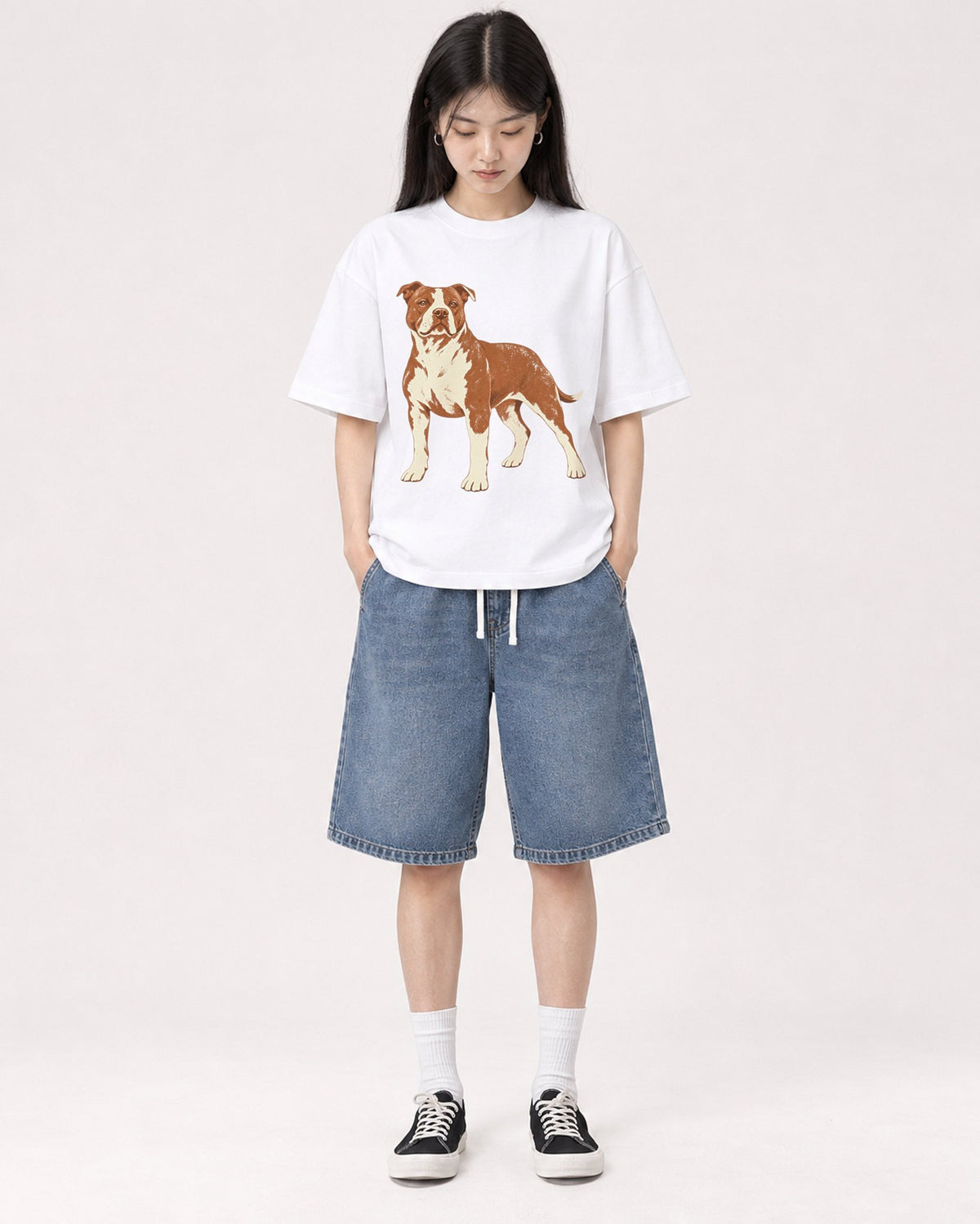 Mockup Boxy Heavyweight Tee White female full-body 01