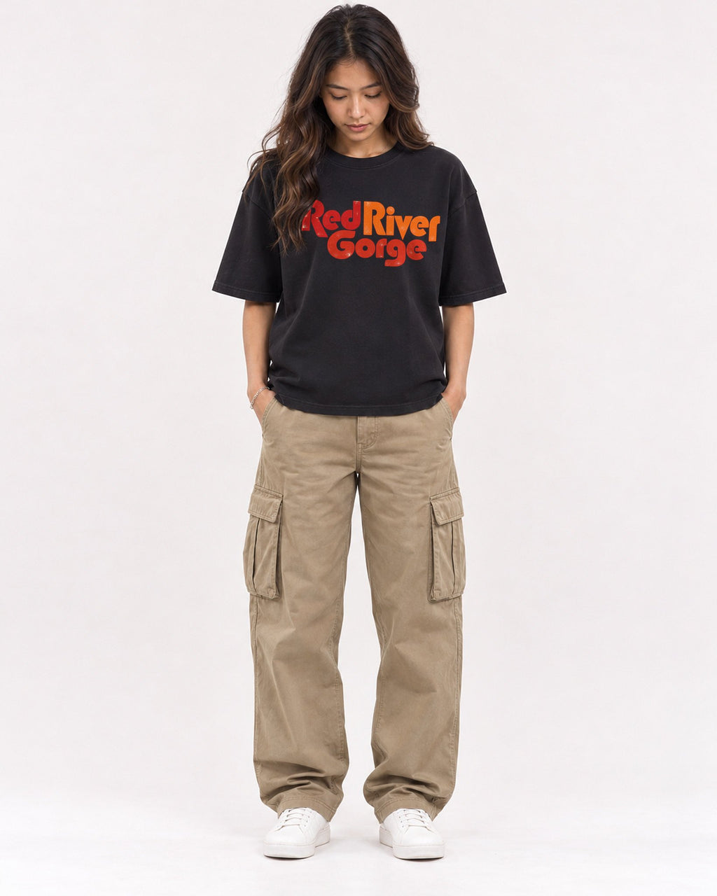 Mockup Boxy Heavyweight Tee Black female full-body 02