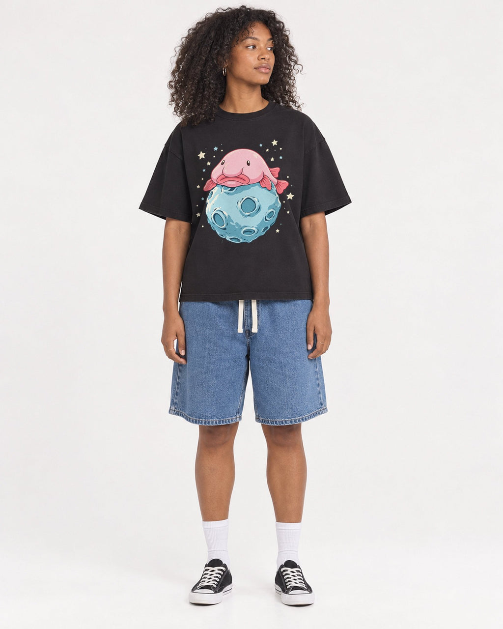 Mockup Boxy Heavyweight Tee Black female full-body 05