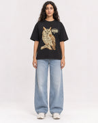 Mockup Boxy Heavyweight Tee Black female full-body 07