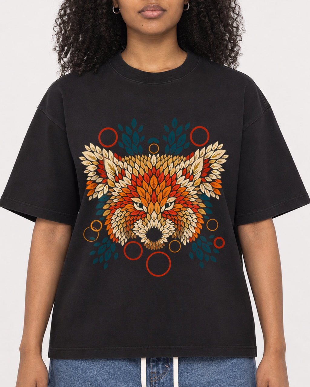 Mockup Boxy Heavyweight Tee Black female close-up 05