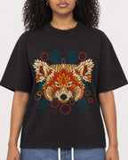 Mockup Boxy Heavyweight Tee Black female close-up 05