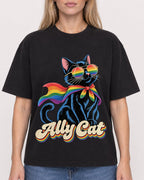 Mockup Boxy Heavyweight Tee Black female close-up 08