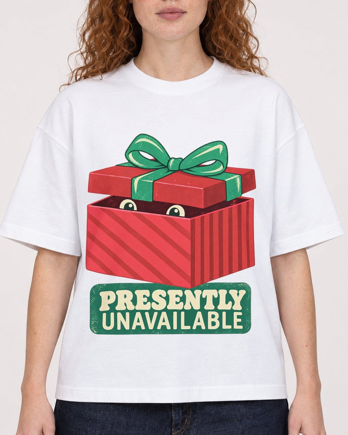 Mockup Boxy Heavyweight Tee White female close-up 09