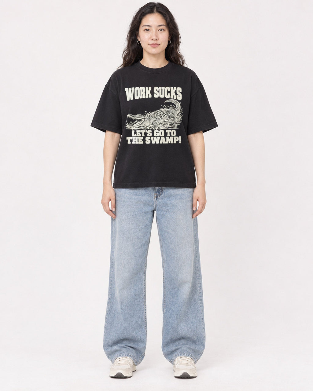 Mockup Boxy Heavyweight Tee Black female full-body 03