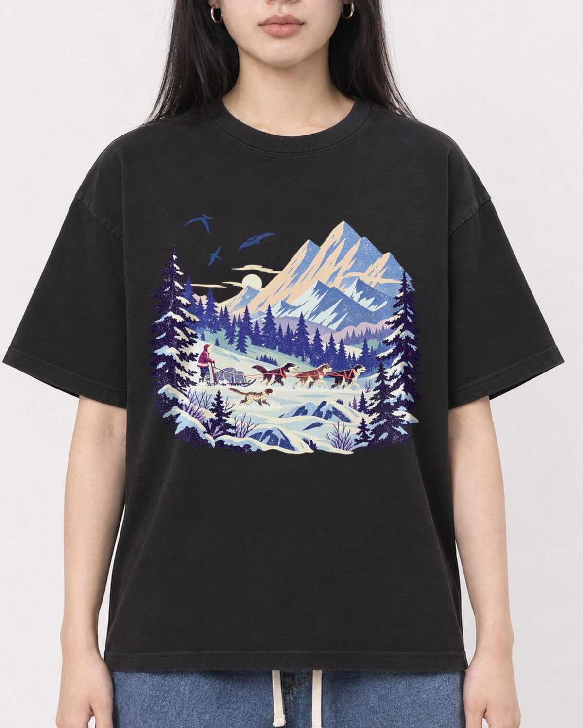 Mockup Boxy Heavyweight Tee Black female close-up 01
