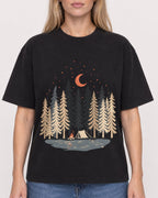 Mockup Boxy Heavyweight Tee Black female close-up 08