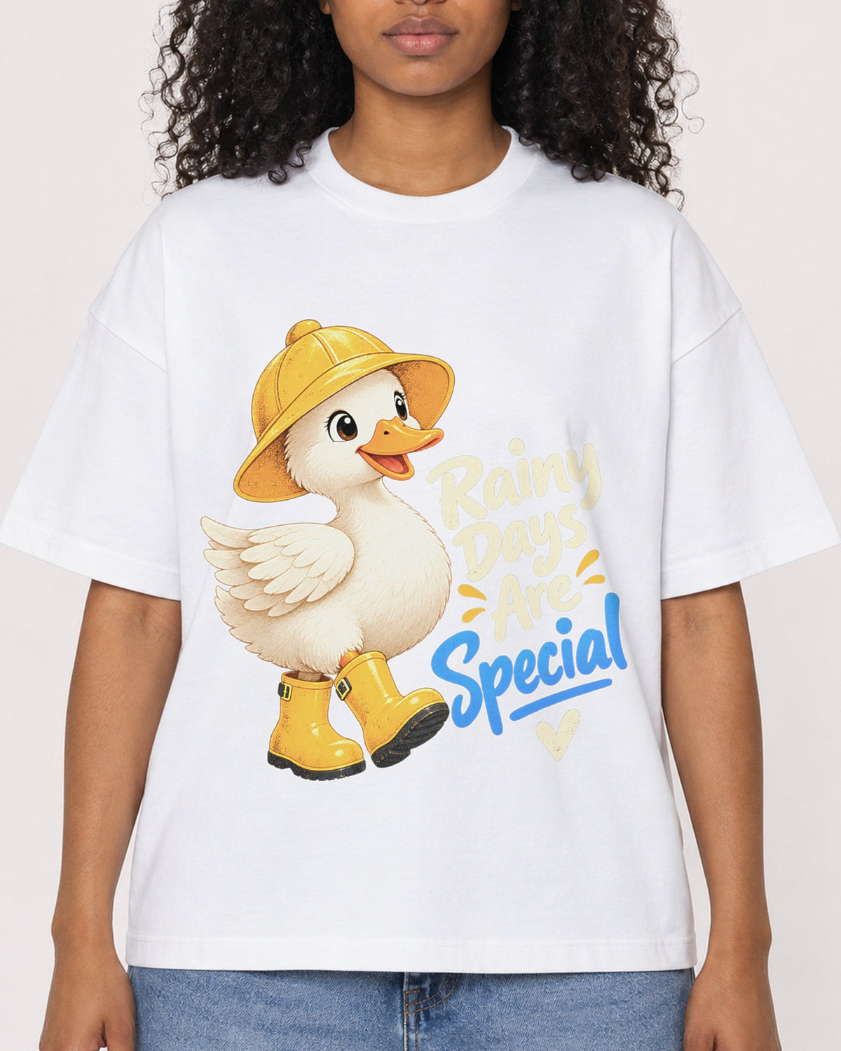 Mockup Boxy Heavyweight Tee White female close-up 05