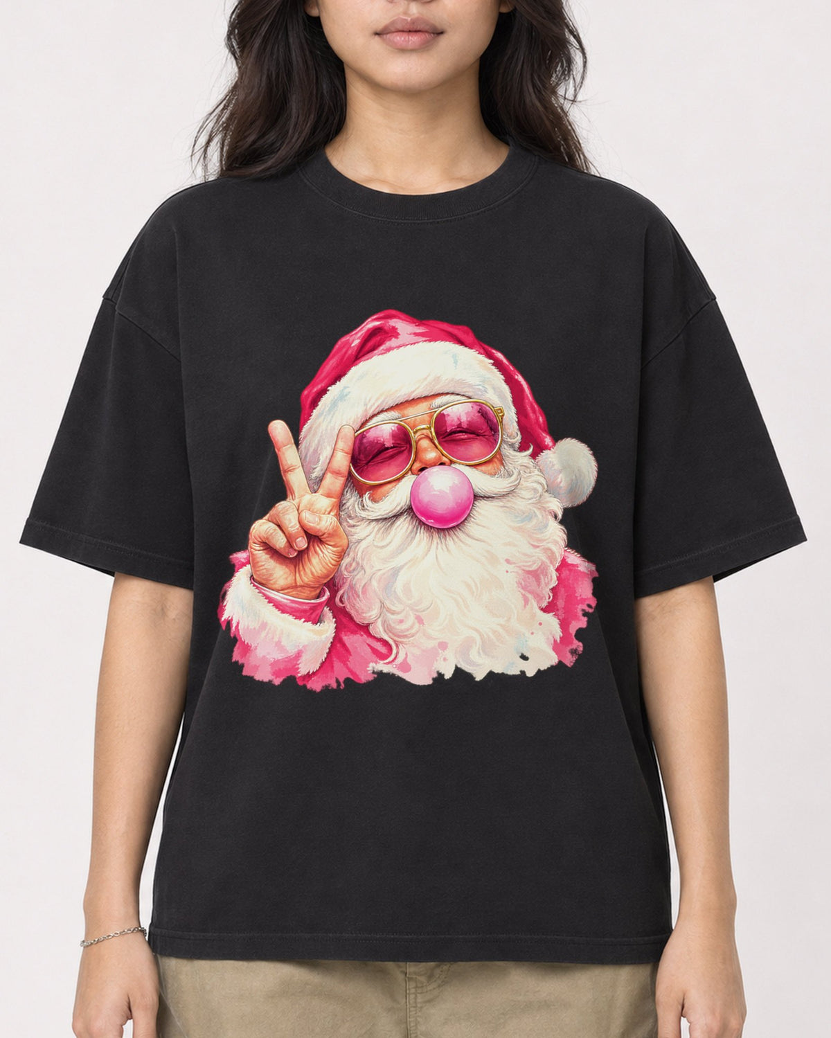 Mockup Boxy Heavyweight Tee Black female close-up 02