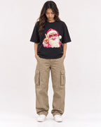 Mockup Boxy Heavyweight Tee Black female full-body 02