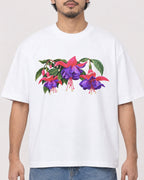 Mockup Boxy Heavyweight Tee White male close-up 02