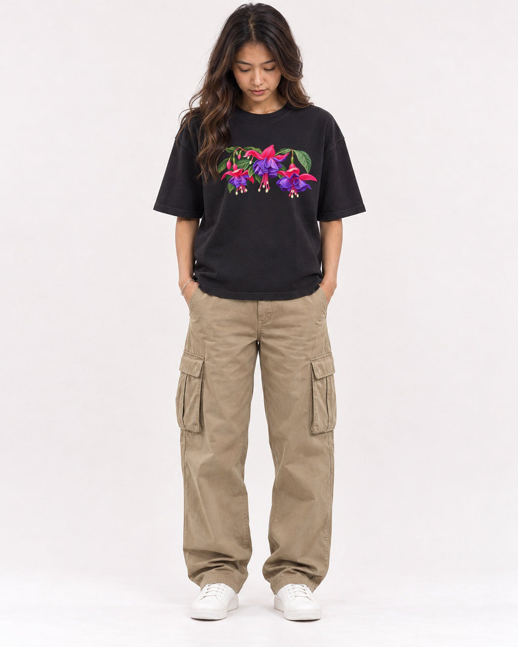 Mockup Boxy Heavyweight Tee Black female full-body 02