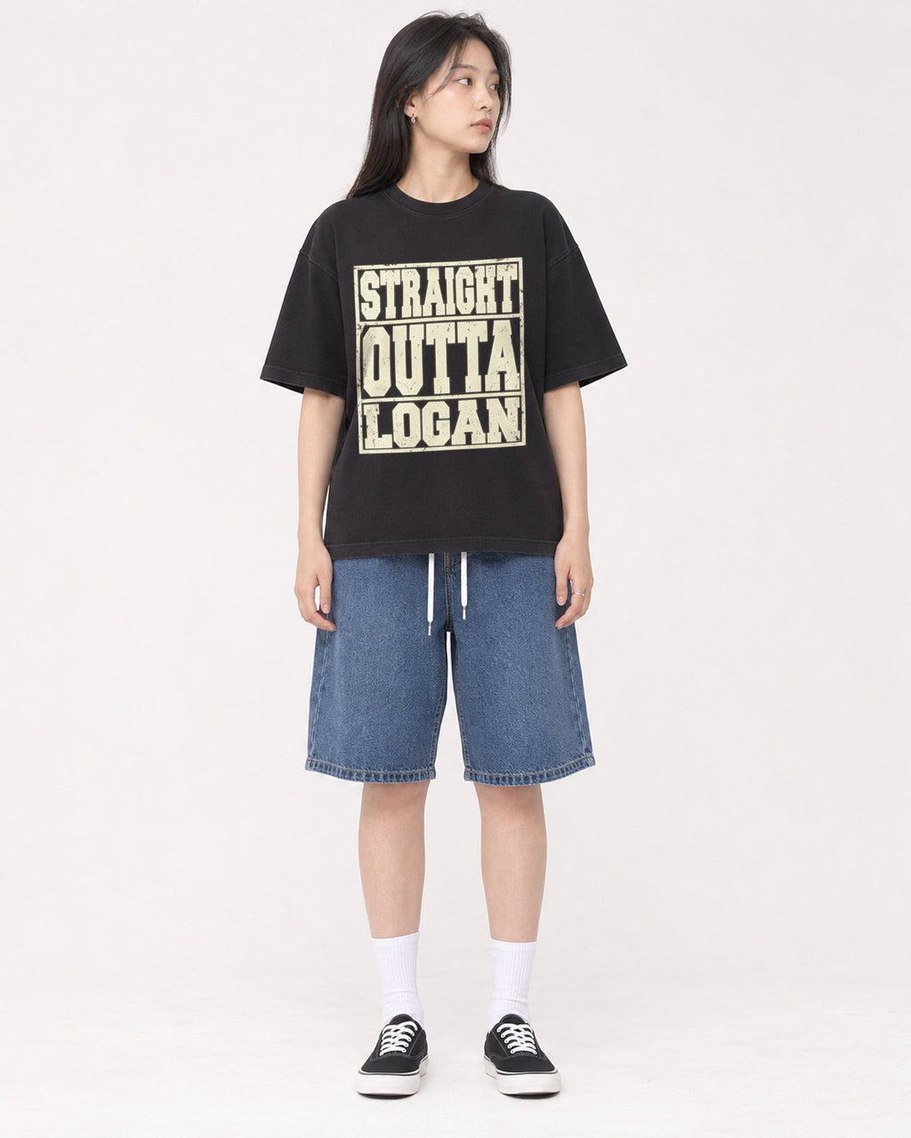 Mockup Boxy Heavyweight Tee Black female full-body 01