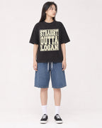 Mockup Boxy Heavyweight Tee Black female full-body 01
