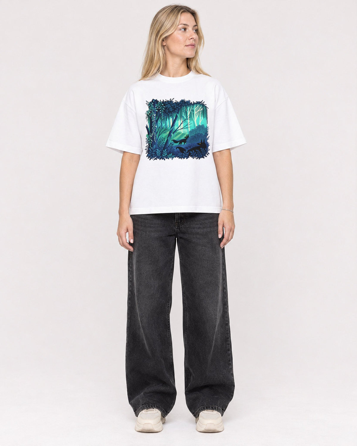 Mockup Boxy Heavyweight Tee White female full-body 08