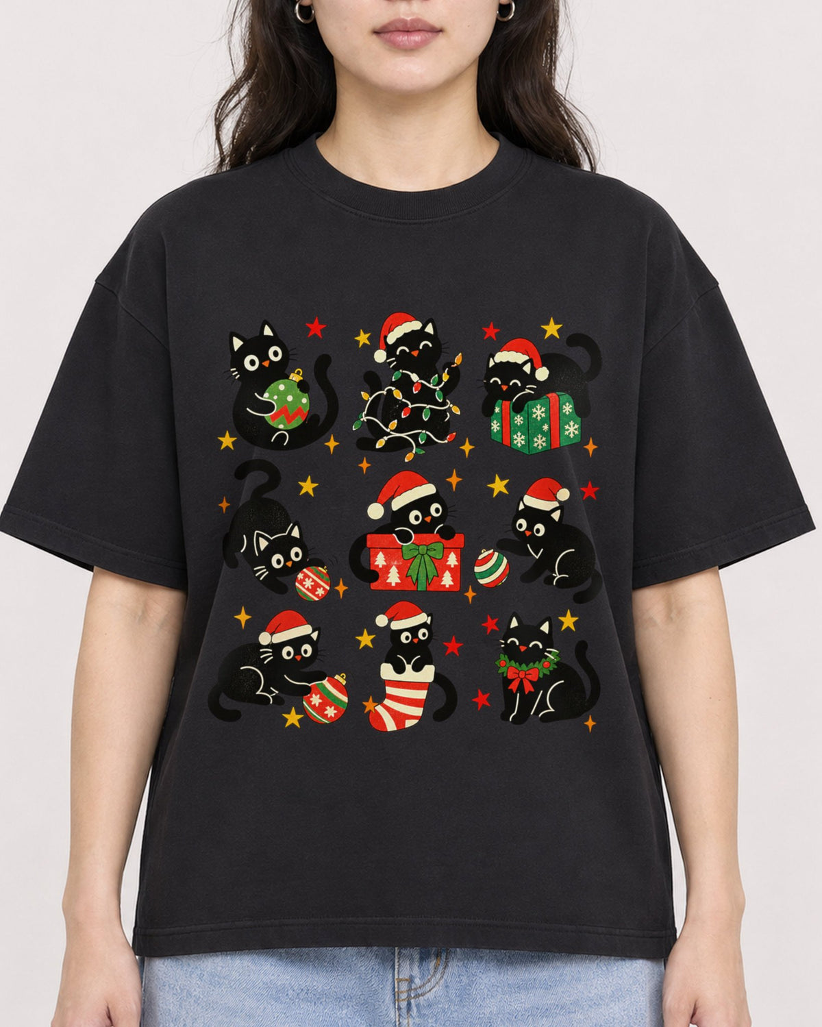 Mockup Boxy Heavyweight Tee Black female close-up 03