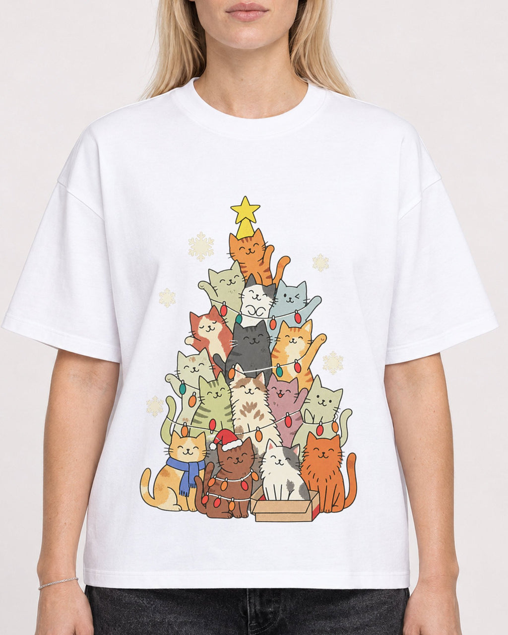 Mockup Boxy Heavyweight Tee White female close-up 08