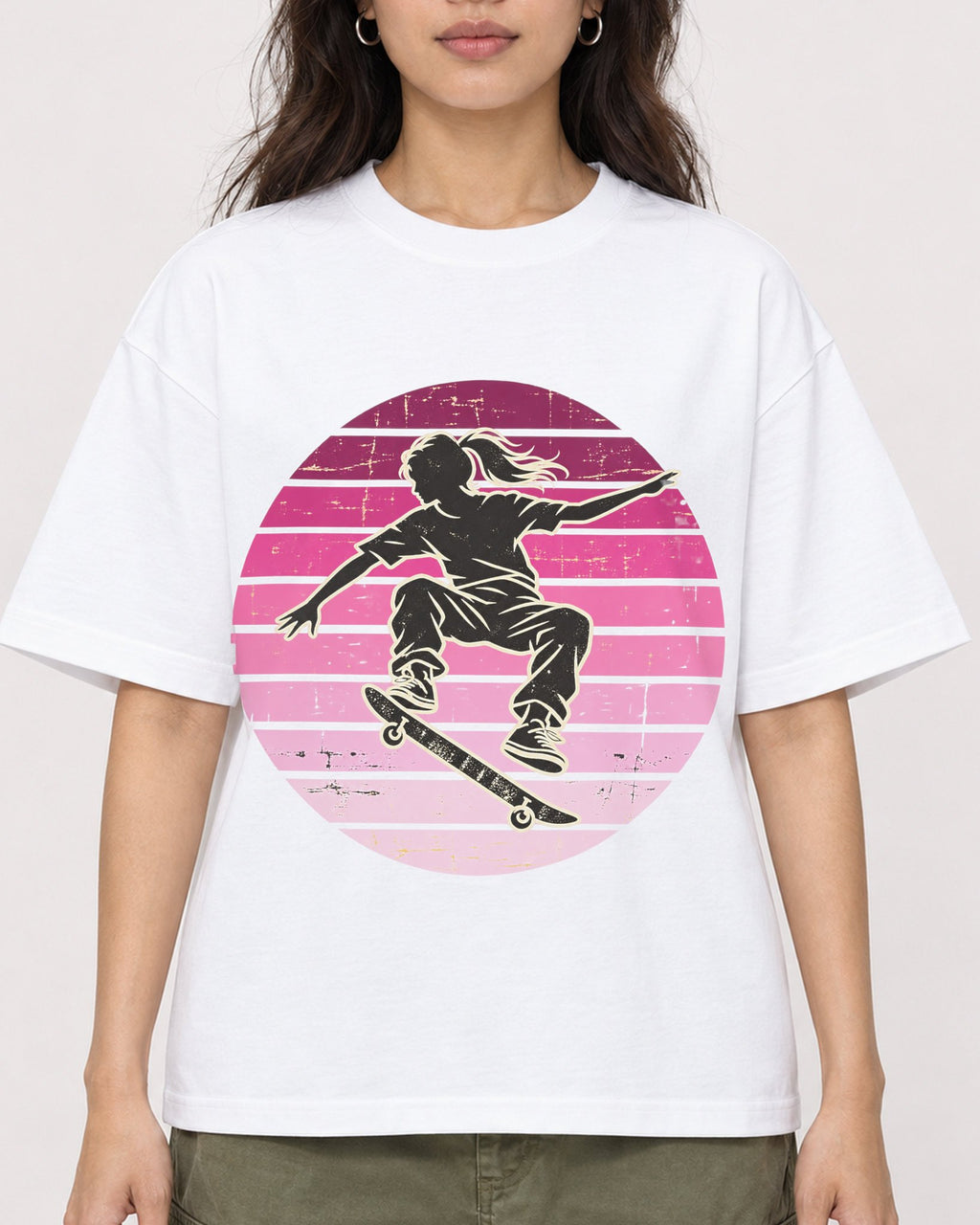 Mockup Boxy Heavyweight Tee White female close-up 02