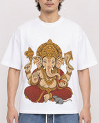 Mockup Boxy Heavyweight Tee White male close-up 03