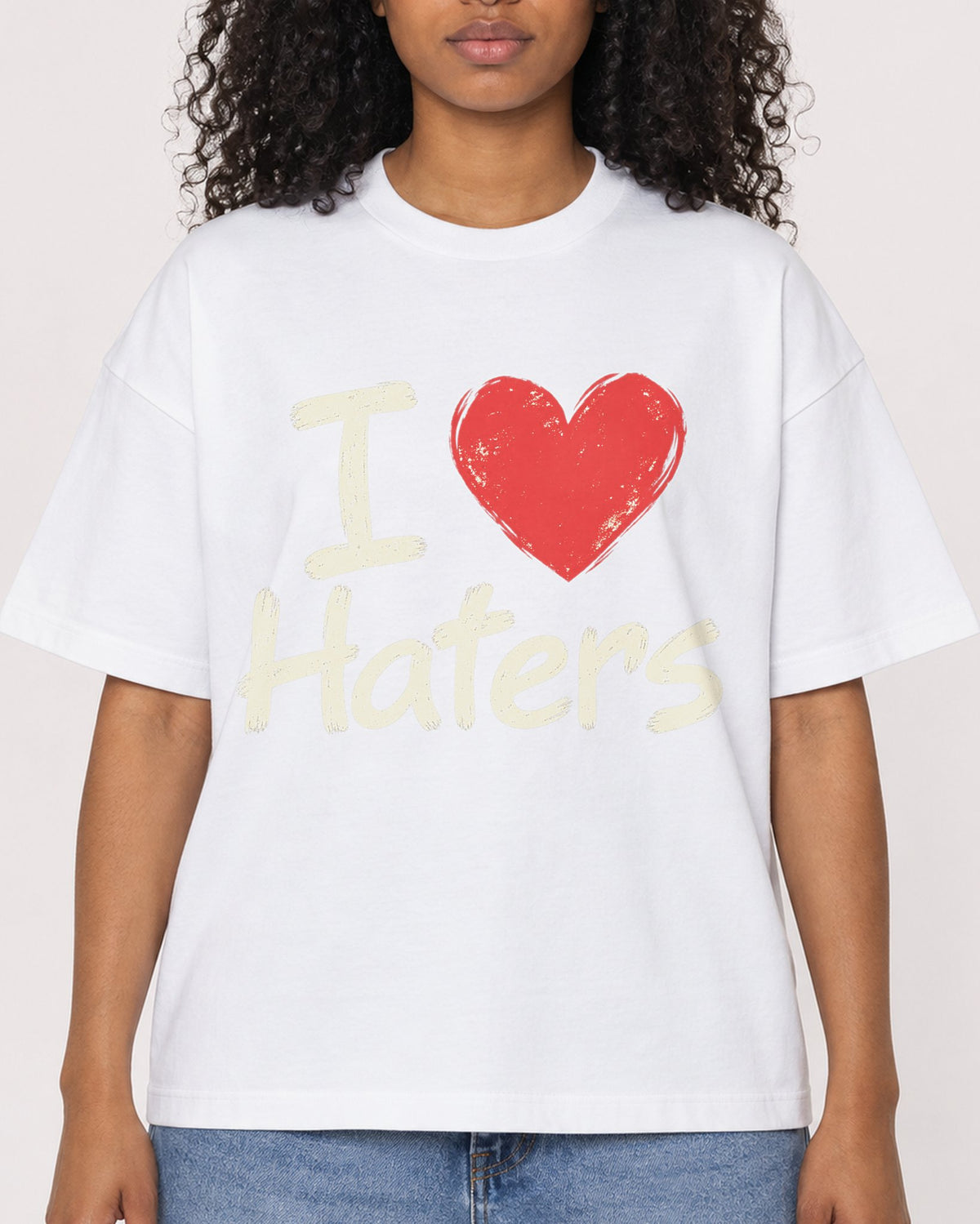 Mockup Boxy Heavyweight Tee White female close-up 05