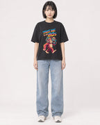 Mockup Boxy Heavyweight Tee Black female full-body 11