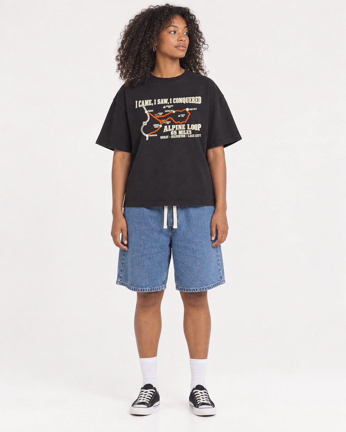 Mockup Boxy Heavyweight Tee Black female full-body 05