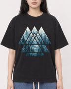 Mockup Boxy Heavyweight Tee Black female close-up 01