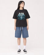 Mockup Boxy Heavyweight Tee Black female full-body 01