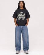 Mockup Boxy Heavyweight Tee Black female full-body 04