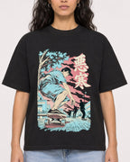 Mockup Boxy Heavyweight Tee Black female close-up 07