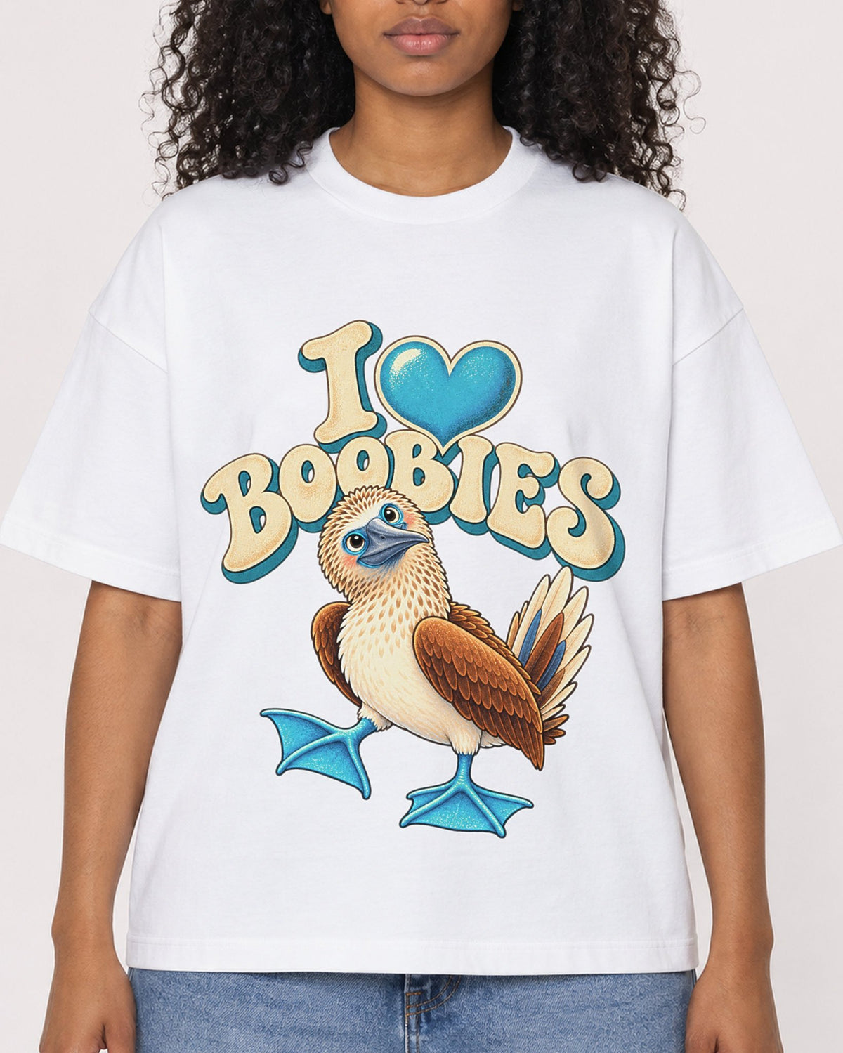 Mockup Boxy Heavyweight Tee White female close-up 05