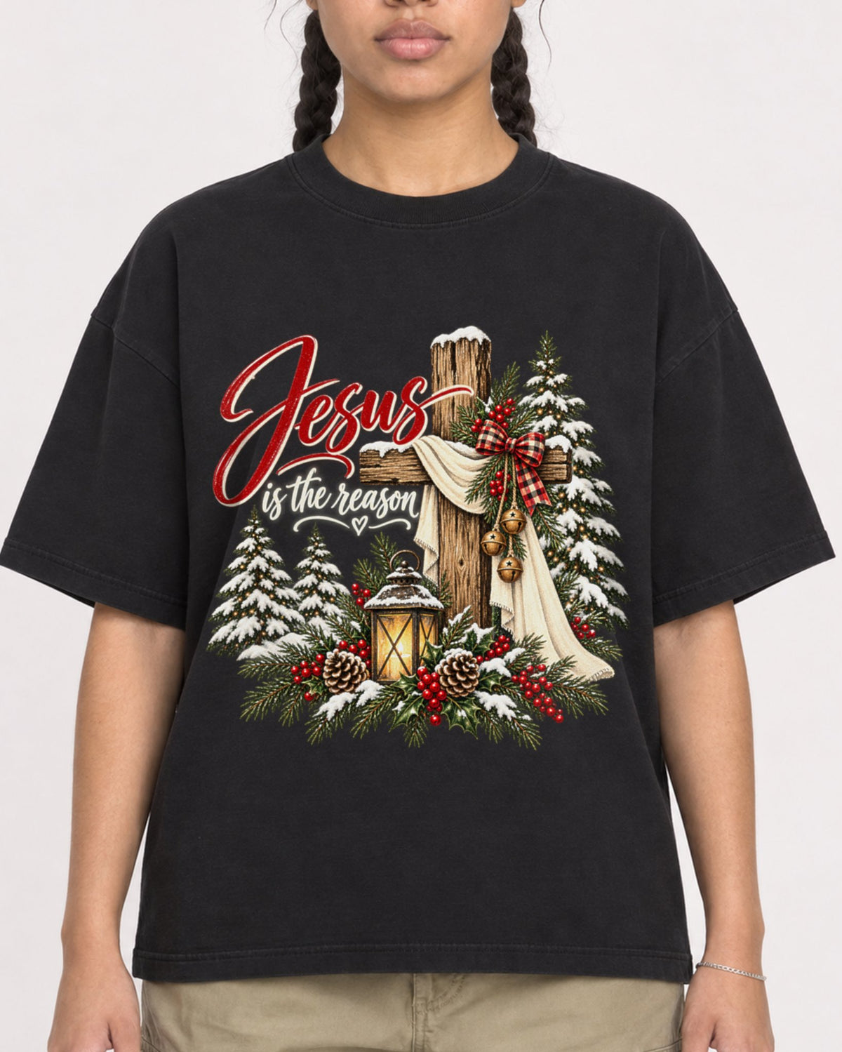 Mockup Boxy Heavyweight Tee Black female close-up 50