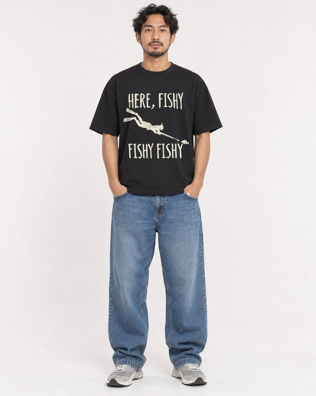 Mockup Boxy Heavyweight Tee Black male full-body 02
