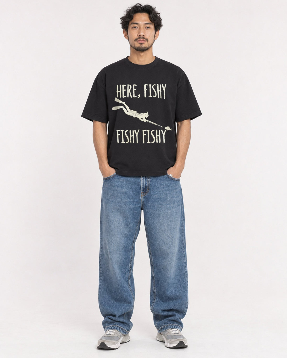 Mockup Boxy Heavyweight Tee Black male full-body 02