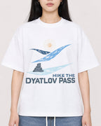 Mockup Boxy Heavyweight Tee White female close-up 01