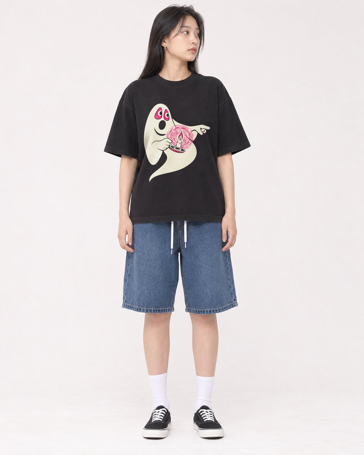 Mockup Boxy Heavyweight Tee Black female full-body 01