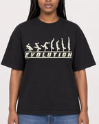 Mockup Boxy Heavyweight Tee Black female close-up 04