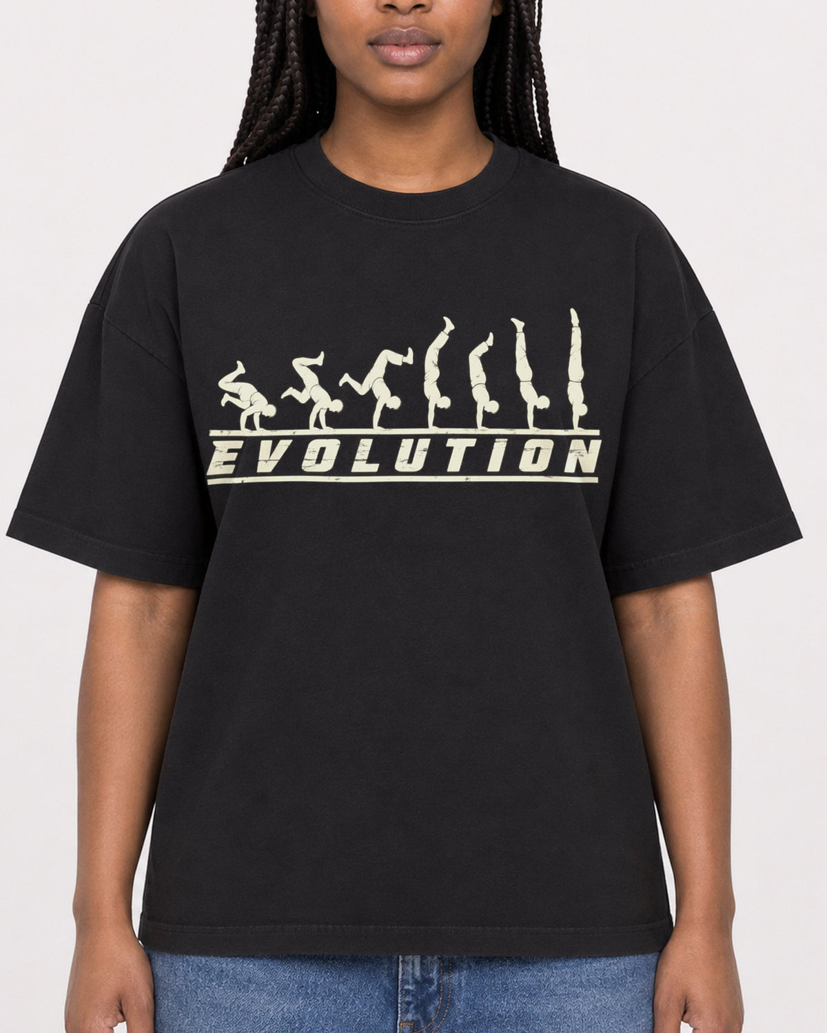Mockup Boxy Heavyweight Tee Black female close-up 04