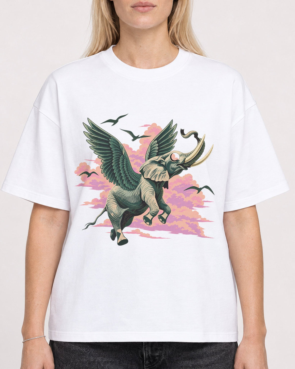 Mockup Boxy Heavyweight Tee White female close-up 08