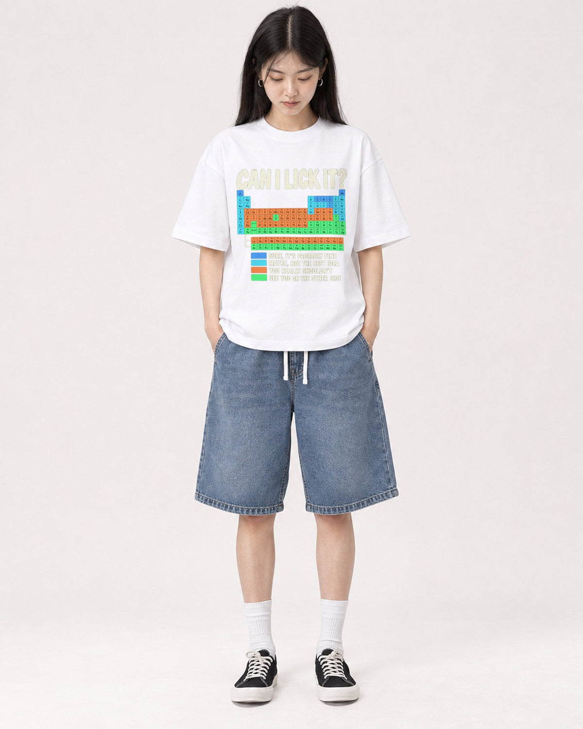 Mockup Boxy Heavyweight Tee White female full-body 01